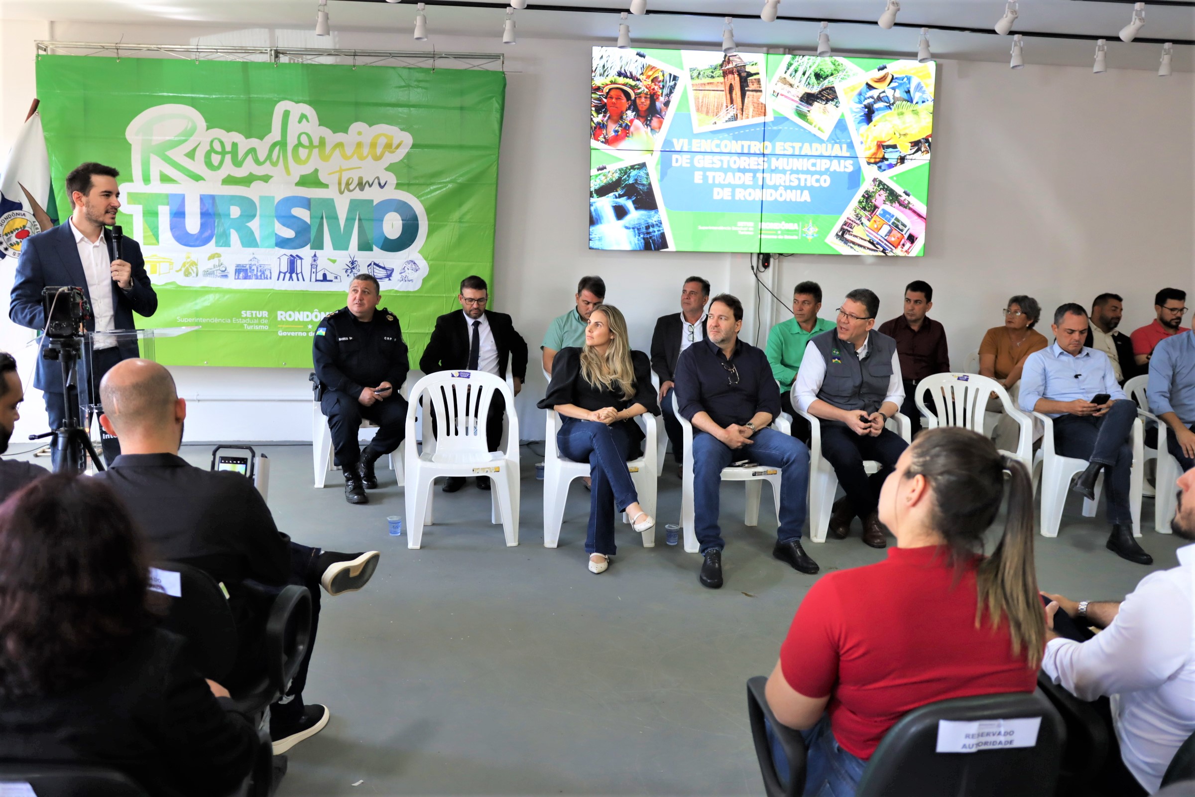 Vereadores participam da abertura do VI Encontro Estadual de Gestores Municipais e Trade Turístico de Rondônia