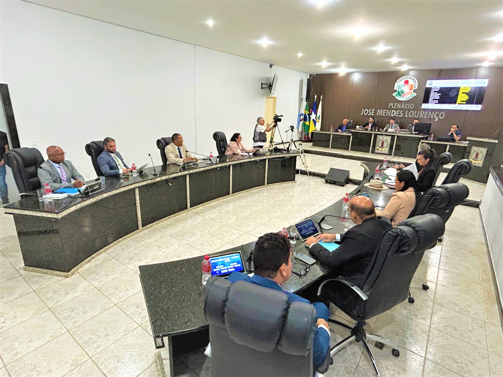 Vereadores aprovam orçamento para 2025: saúde e educação lideram investimentos