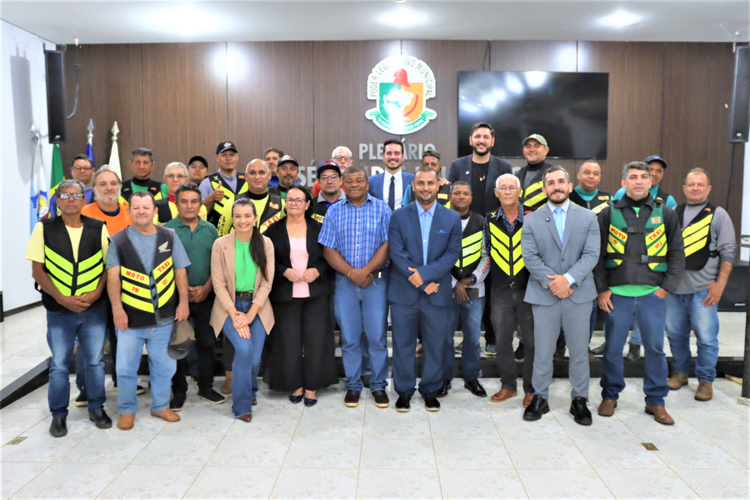 Câmara aprova projetos do vereador Eriques Santos para dar mais segurança ao serviço de mototáxi