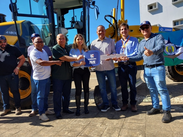 Através de indicação, vereador Chico Pinheiro conquista motoniveladora para agricultura de Ariquemes