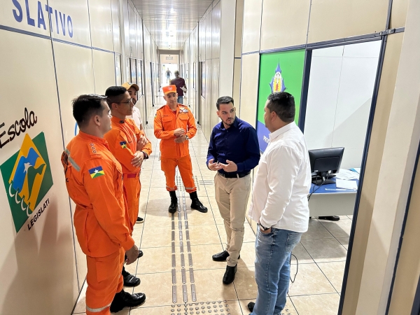 Comandante do Corpo de Bombeiros realiza visita institucional à Câmara