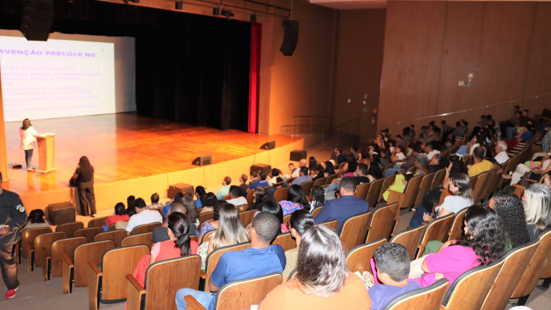Câmara realiza seminário em alusão ao Dia Mundial de Conscientização do sobre o Autismo